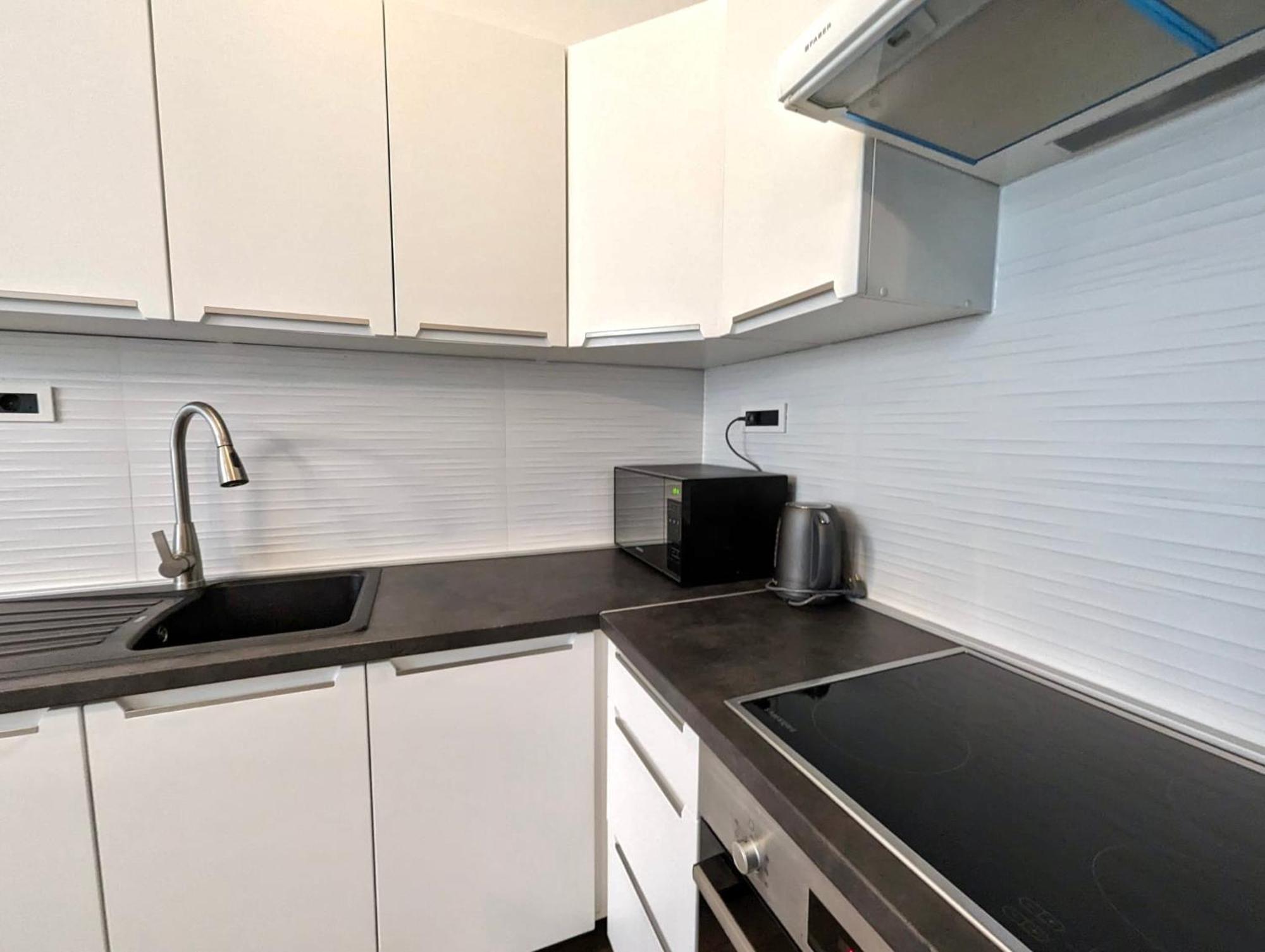 Fantabulous Downtown Abode W King Bed, 65" Tv, Washer And Tumble Dryer زغرب المظهر الخارجي الصورة