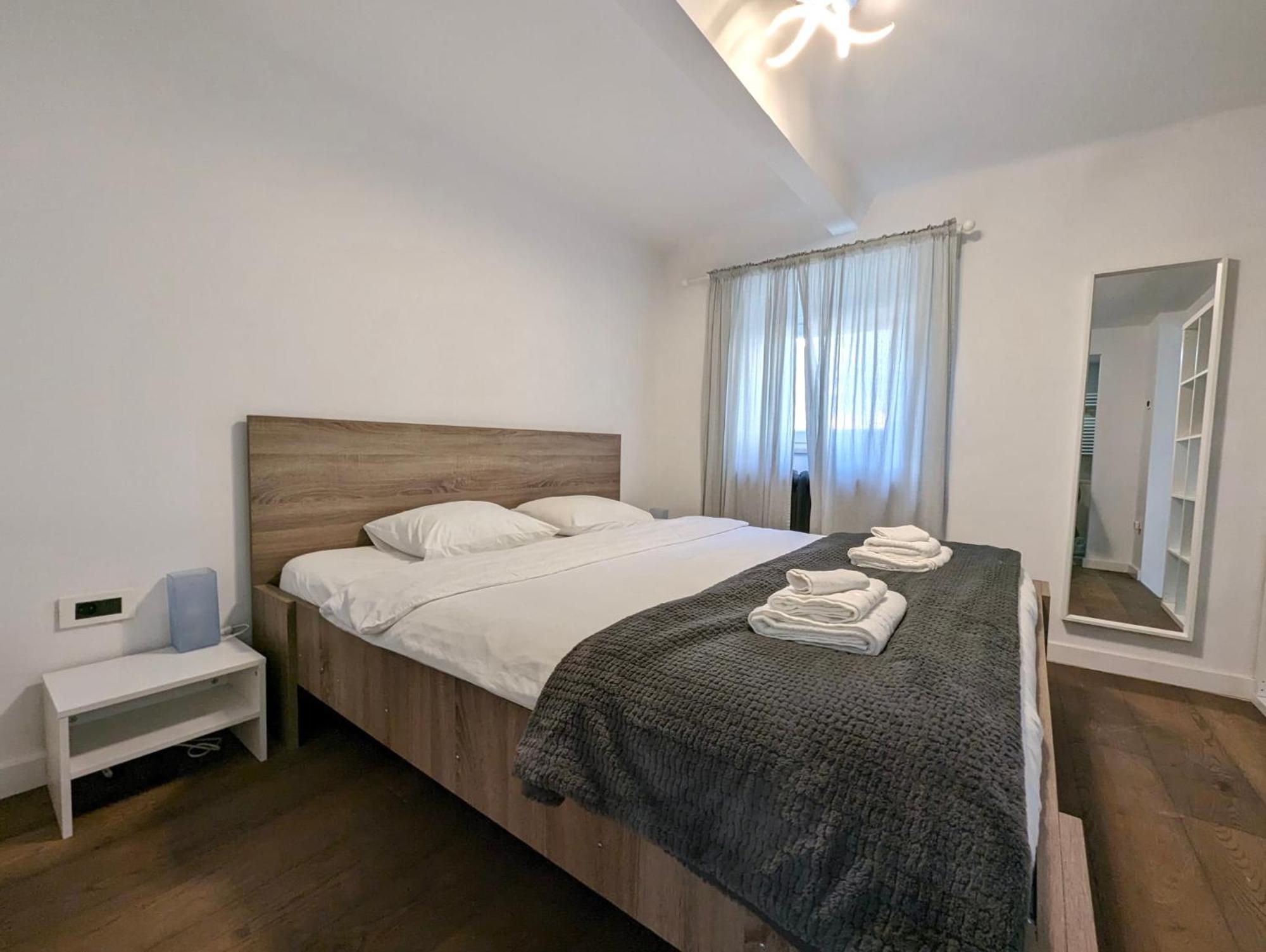 Fantabulous Downtown Abode W King Bed, 65" Tv, Washer And Tumble Dryer زغرب المظهر الخارجي الصورة