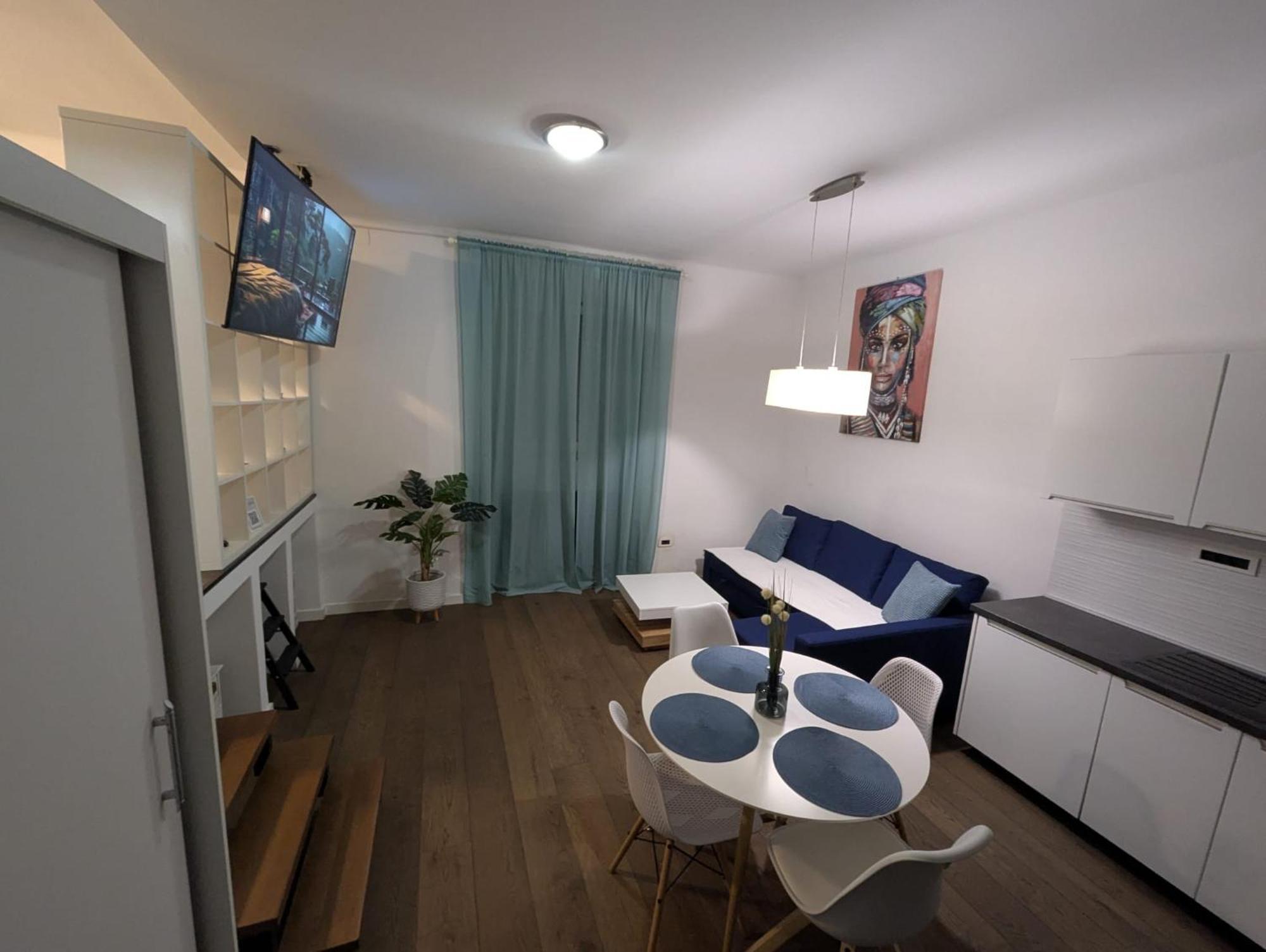 Fantabulous Downtown Abode W King Bed, 65" Tv, Washer And Tumble Dryer زغرب المظهر الخارجي الصورة